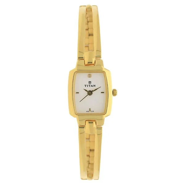 Titan Quartz Analog White Dial Stainless Steel Strap Watch for Women 2131ym09